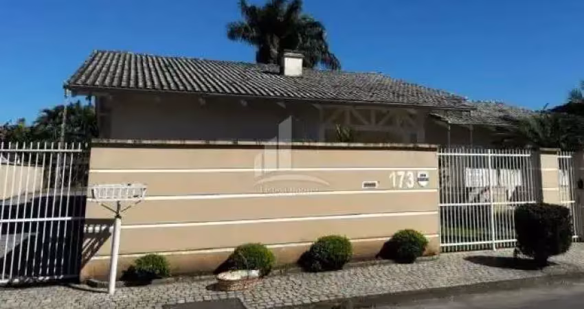 Casa com 4 quartos à venda na Rua Quinze de Novembro, Vila Nova, Joinville