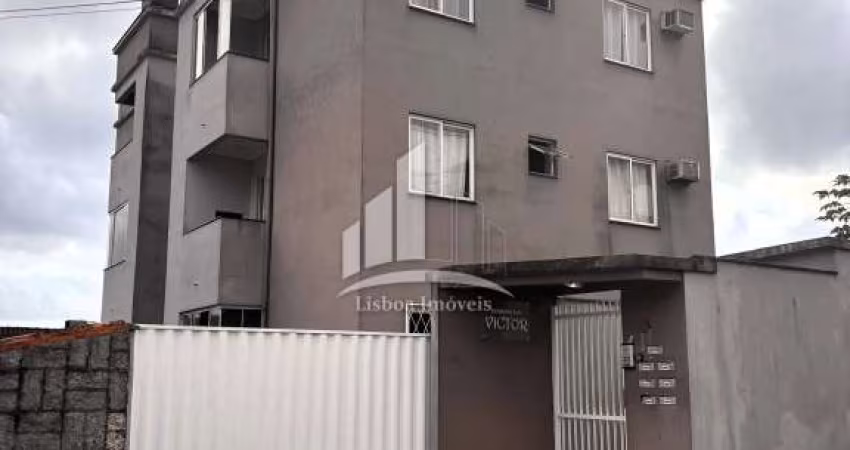 Apartamento semimobiliado no Costa e Silva!