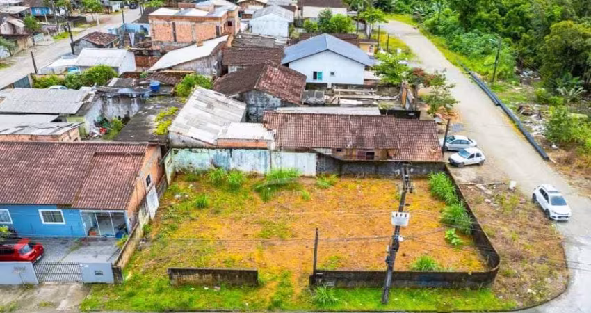 Terreno de esquina a venda no bairro Morro do Meio