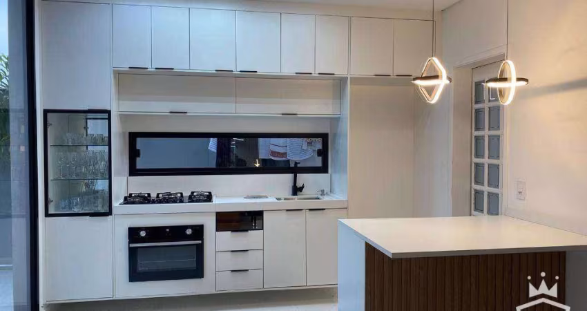 Casa com 3 quartos para alugar, 100 m² por R$ 6.630/mês - Jardim Celeste - Jundiaí/SP