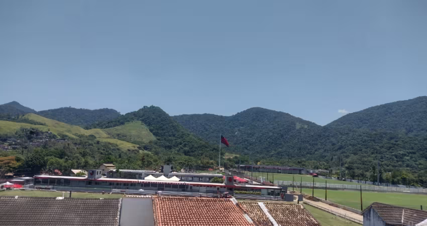 Vendo cobertura em Vargem Grande, com vista para o centro de treinamento do Flamengo.