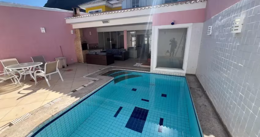 Casa em condomínio fechado com 4 quartos para alugar na Rua Célio Fernandes dos Santos Silva, Vargem Pequena, Rio de Janeiro