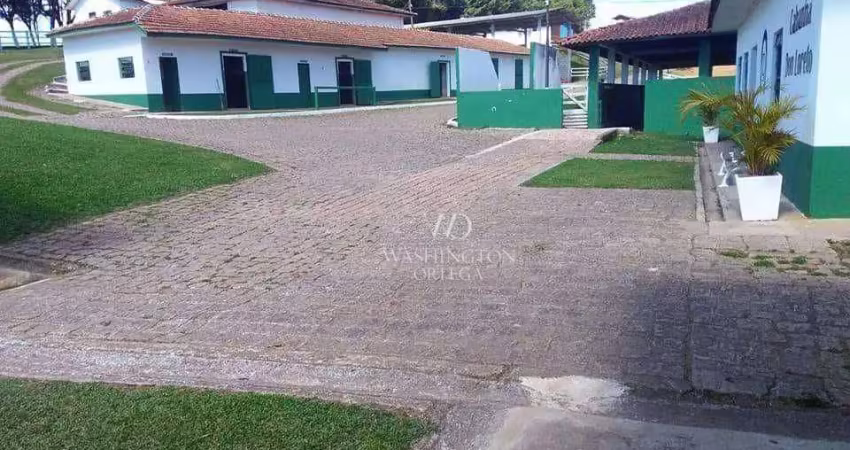 Haras com toda a infraestrutura a apenas 17 km. do centro de são josé dos pinhais  - 133.844,00 m2. => 13,38 ha - 4.000m2. de área construída