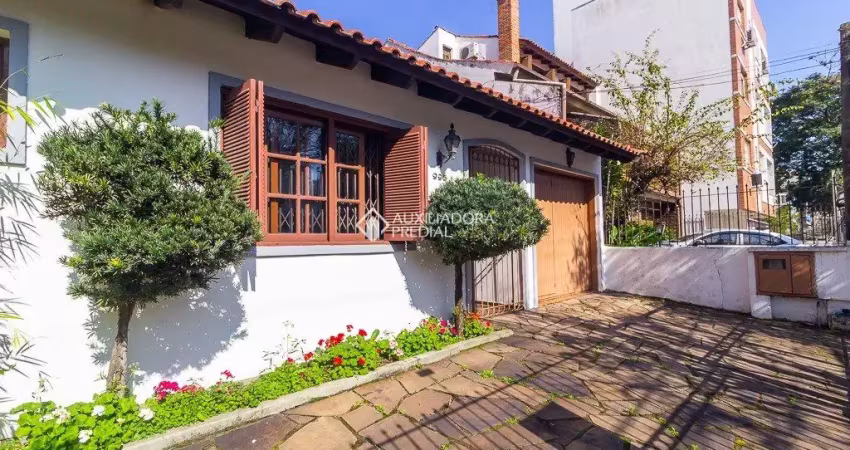 Casa à venda com 4 quartos, 1 suíte com vaga no bairro jardim botânico.
