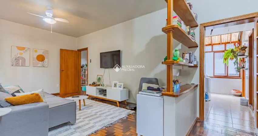 Casa, descubra essa incrível casa localizada na rua doutor lauro de oliveira, no charmoso bairro rio branco, porto alegre. com excelente estado de conservação, o imóvel possui 400 m² de área total, id