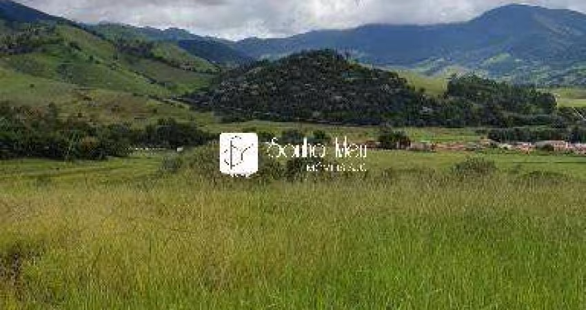 Terreno de esquina à venda com 500m² -  Virgínia - MG