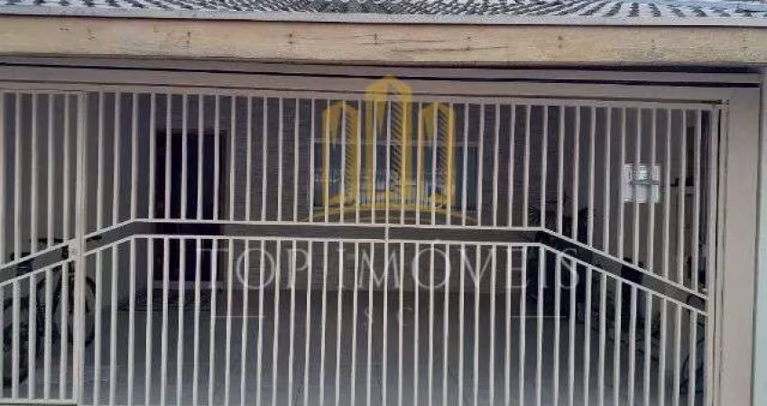 Linda casa reformada com 2 dormitórios e 1 suíte no Jardim Motorama São José dos Campos