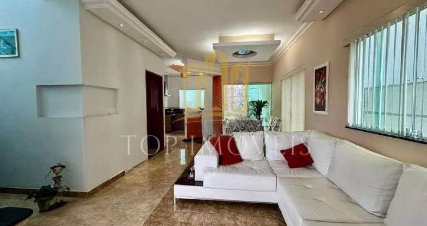 Oportunidade  Belissima Casa em Condomínio  Crytal Park  4 Dormitórios  225m²