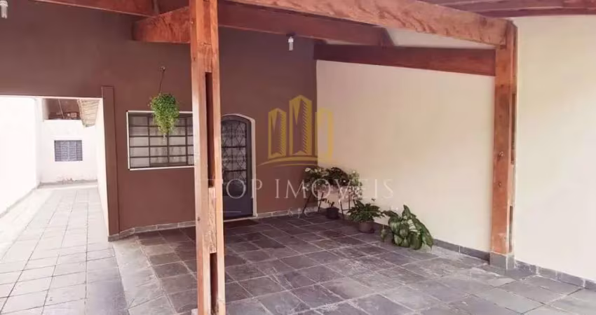 Casa tres dormitorios zona mixta na av andromeda oportunidade!
