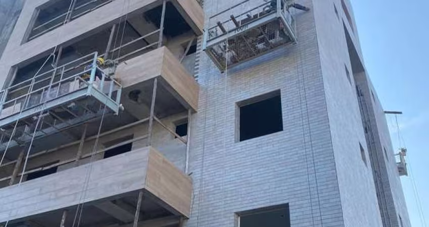 Apartamento - Padrão, para Venda em Ubatuba/SP