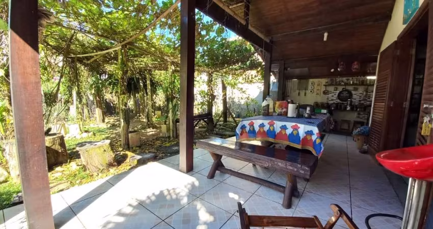 Casa - Padrão, para Venda em Ubatuba/SP
