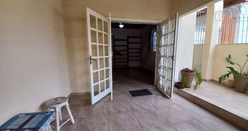 Apartamento - Padrão, para Venda em Ubatuba/SP