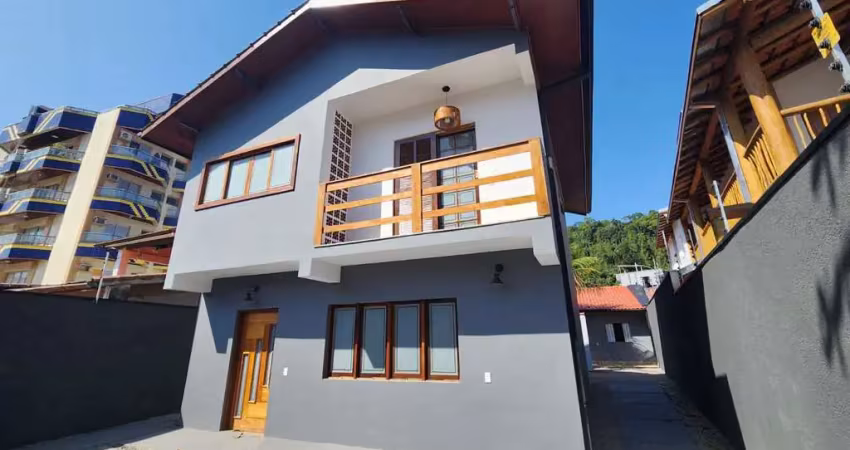 Casa com 6 quartos à venda na Av. Minas Gerais, Perequê Açu, Ubatuba