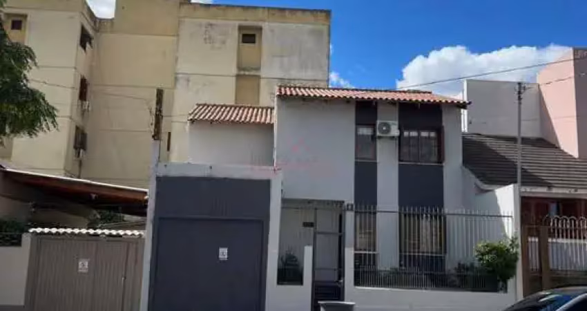 Casa para venda : sobrado com 3 quartos, semi mobiliada.