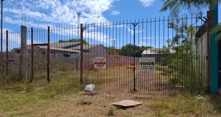 Casa-sobrado geminado com 3 dormitórios em condomínio fechado