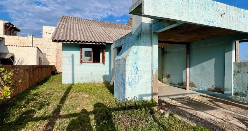 Casa a poucos metros do mar no bairro Salinas