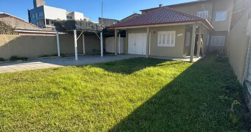 Casa com 5 dormitórios a 1 quadra do mar no bairro centro em cidreira