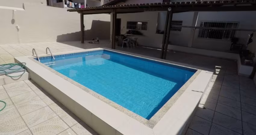 Casa com 3 Quartos  Á Venda no bairro Itapebussu em Guarapari-ES.