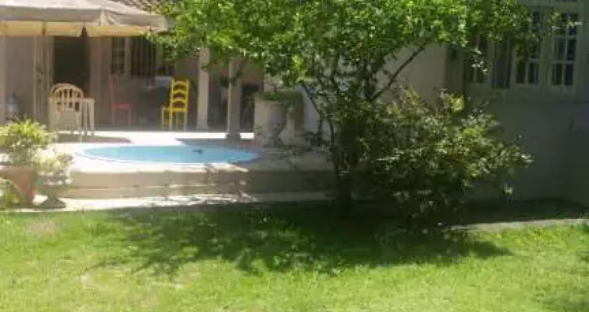 Casa Triplex com Kitnet Á Venda no Centro de Itaipava em Itapemirim-ES