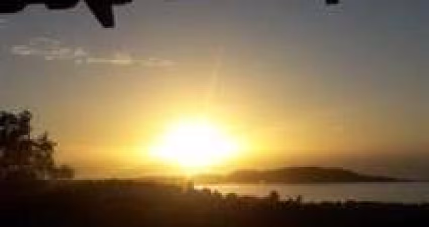 Lote / terreno à venda no Alto de Perocão / Santa Mônica, com vista para mar.