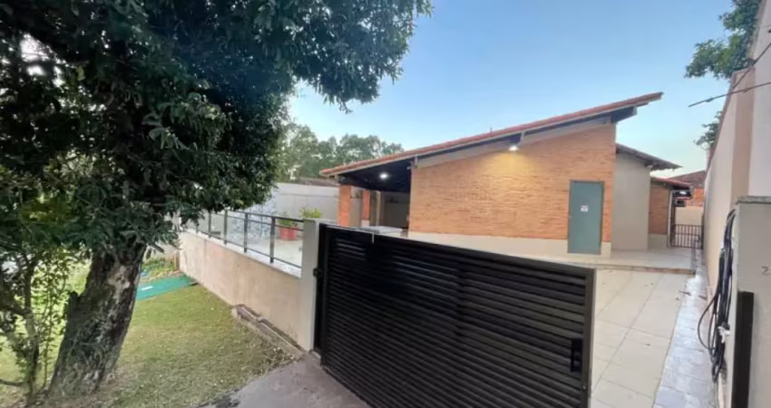 Casa estilo rútico à venda 4 quartos, sendo 3 suítes em Nova Guarapari - ES.