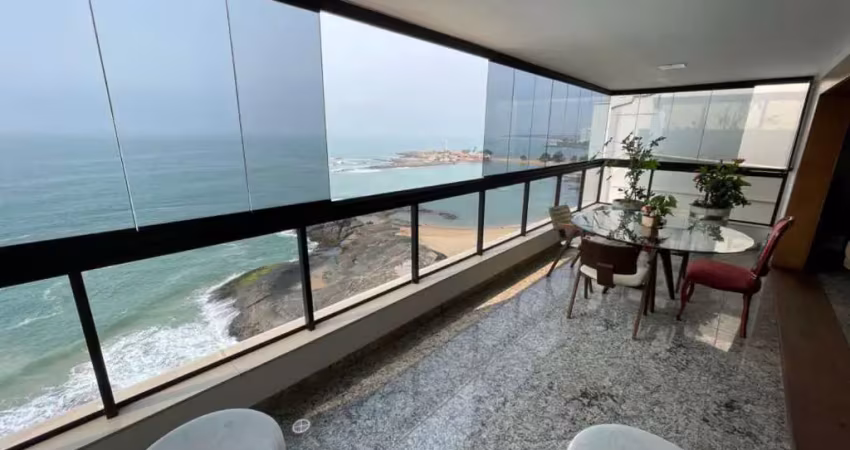 Cobertura duplex à venda de frente para o mar, no Centro de Guarapari.