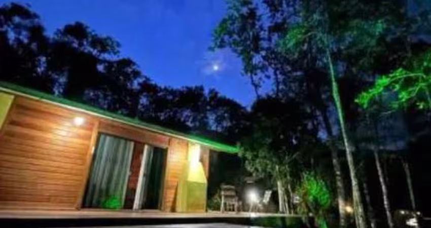 Chácara com Chalé à venda em Pedra Azul, 3500 m2 de área