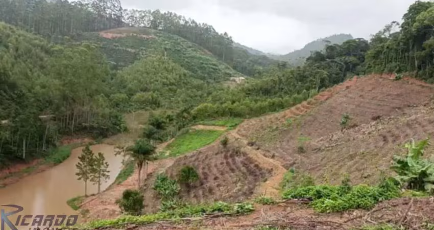 Vendo terreno com 2,47 alqueires (12 hectares) nas montanhas capixabas, conceição do castelo, próximo à pedra azul