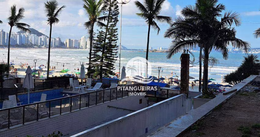 PRÉDIO FRENTE AO MAR NA ASTÚRIAS, APARTAMENTO COM 4 SUÍTES, 2 VAGAS PARA AUTO.