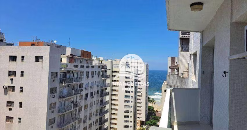 Apartamento com 3 dormitórios no Centro do Guarujá na segunda quadra da Praia das Pitangueiras
