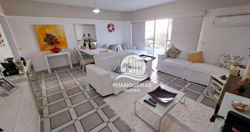 Apartamento com 3 dormitórios, sendo 1 suíte no Centro do Guarujá, uma quadra da praia.
