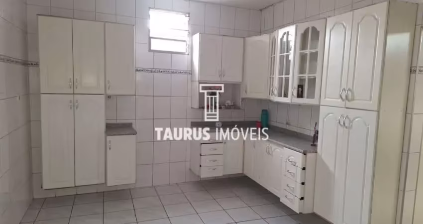 Casa 4 quartos, 205 m², à venda por R$ 700.000
