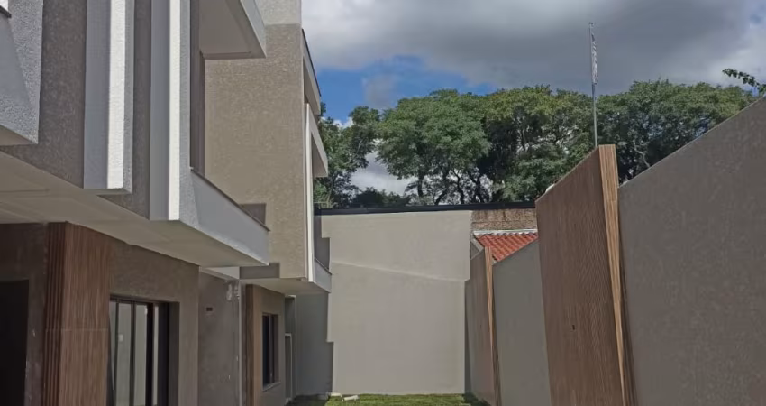 Excepcional  TRIPLEX em Condomínio - Água Verde - Curitiba