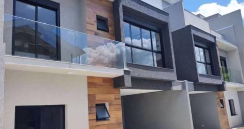 Lindo triplex em Condomínio 03 quartos pronto para morar
