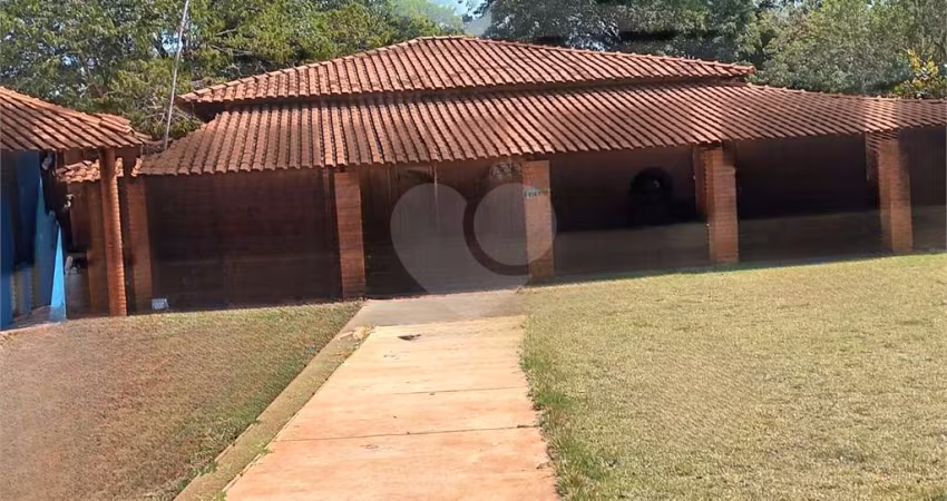 Chácara com 3 quartos à venda em Chácaras Tia Emília - SP