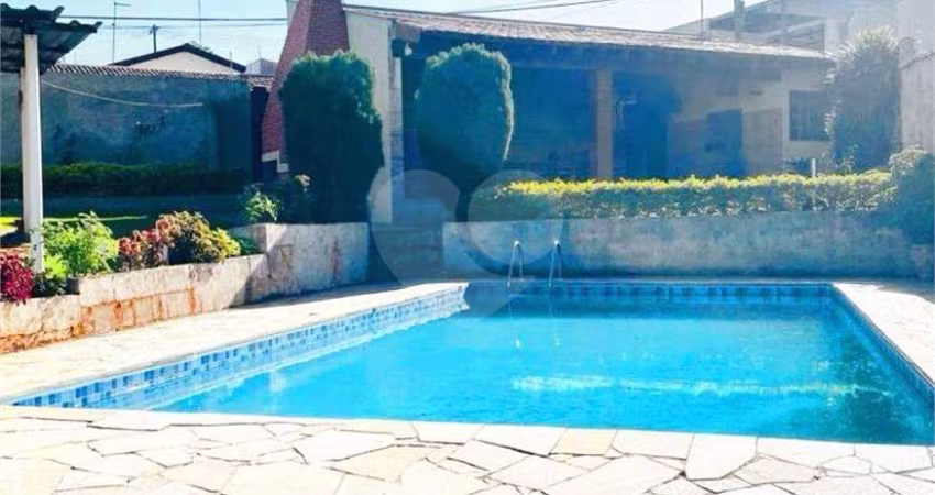 Casa à venda em Vila Paccola - SP