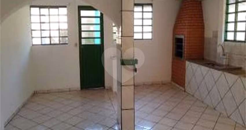 Casa com 4 quartos à venda em Vila Mamedina - SP