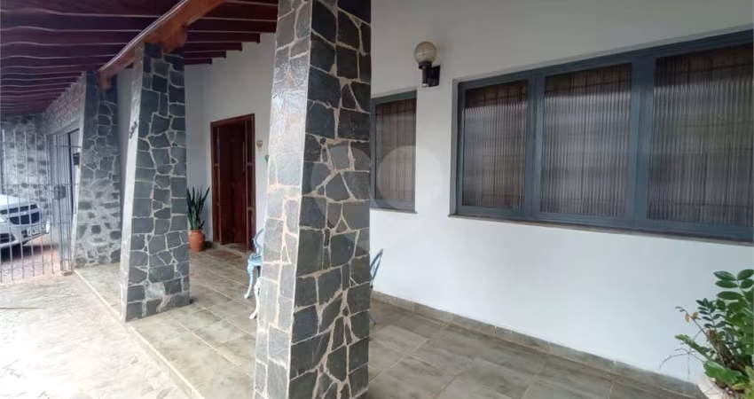 Casa com 4 quartos à venda em Centro - SP
