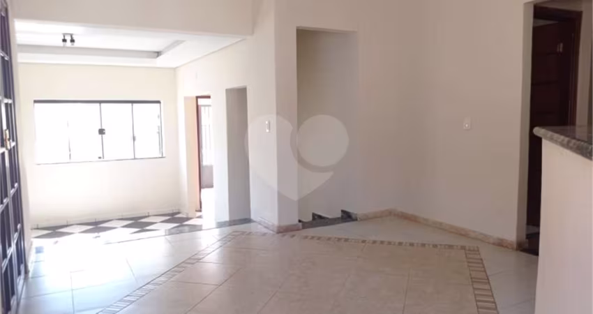 Casa com 2 quartos à venda em Jardim Village - SP