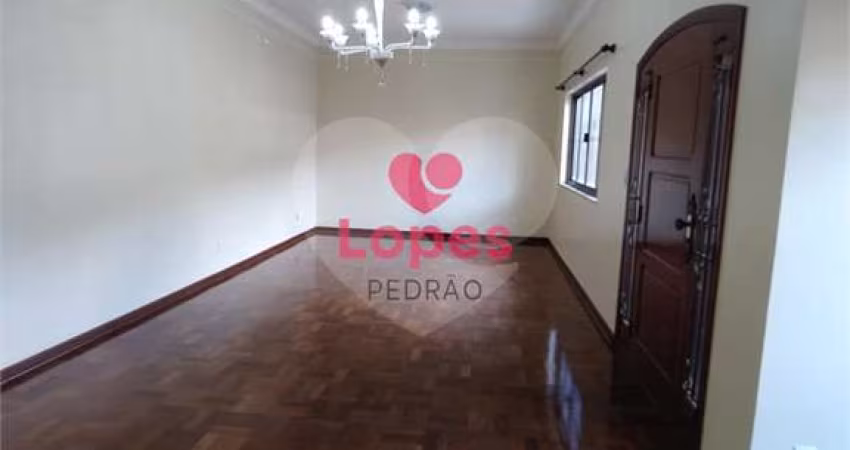 Casa com 3 quartos à venda em Jardim Morumbi - SP