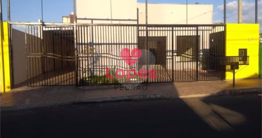 Casa com 3 quartos à venda ou para locação em Centro - SP