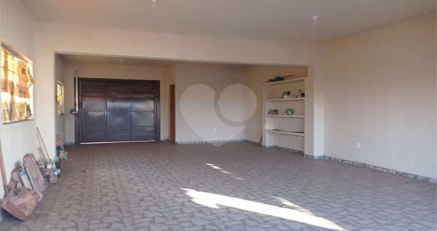 Casa à venda em Residencial Santa Terezinha I - SP