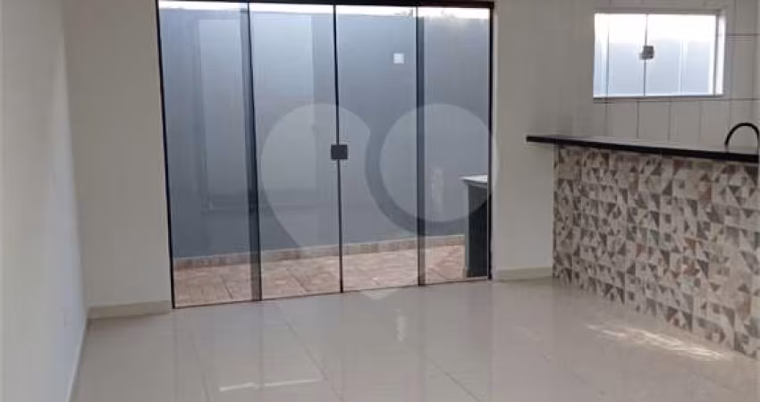 Casa com 2 quartos à venda em Jardim Maria Luiza Iv - SP