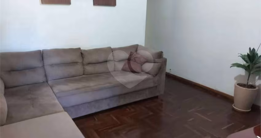 Casa com 3 quartos à venda em Jardim São João - SP