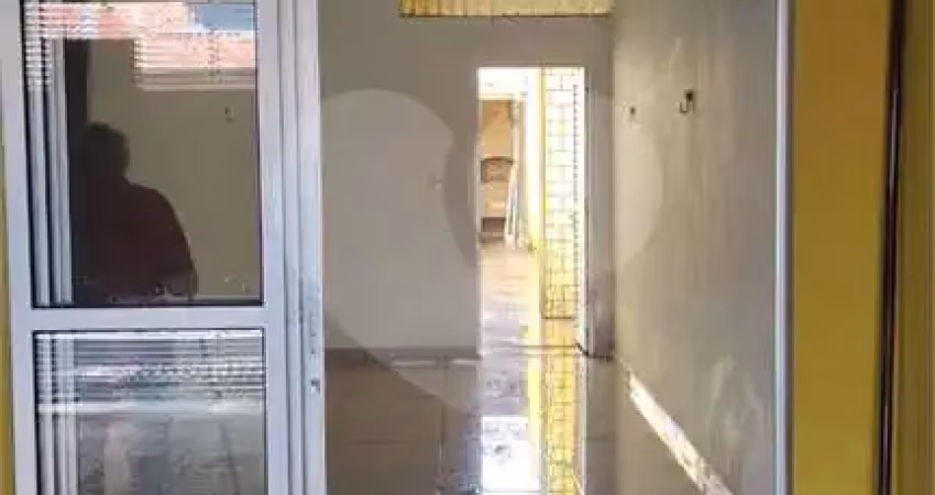 Casa com 2 quartos à venda em Jardim Quaresmeira - SP