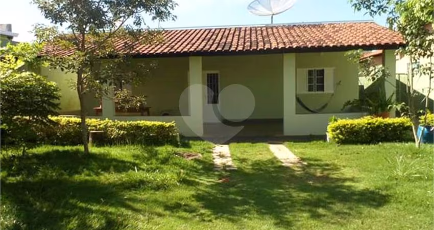Casa com 2 quartos à venda em Centro - SP