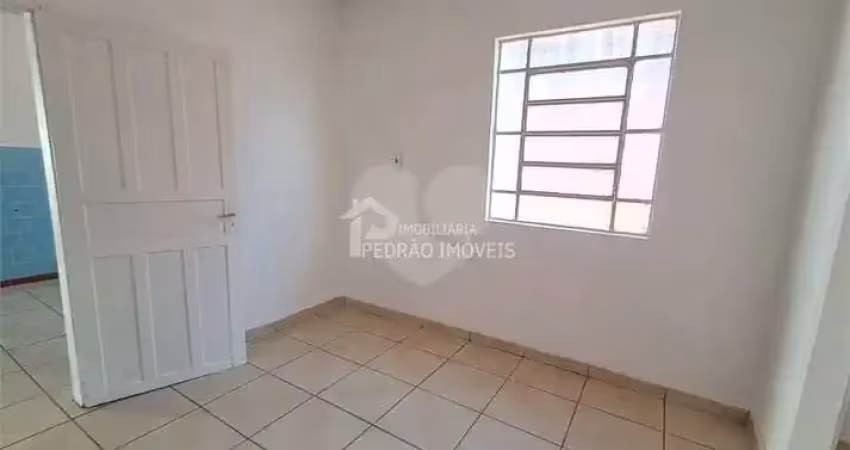 Casa com 2 quartos para alugar na Vila Mamedina, Lençóis Paulista 