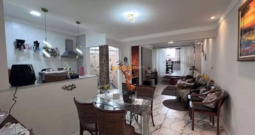 Casa reformada - 2 dormitórios - bosque dos eucaliptos - ótima localização