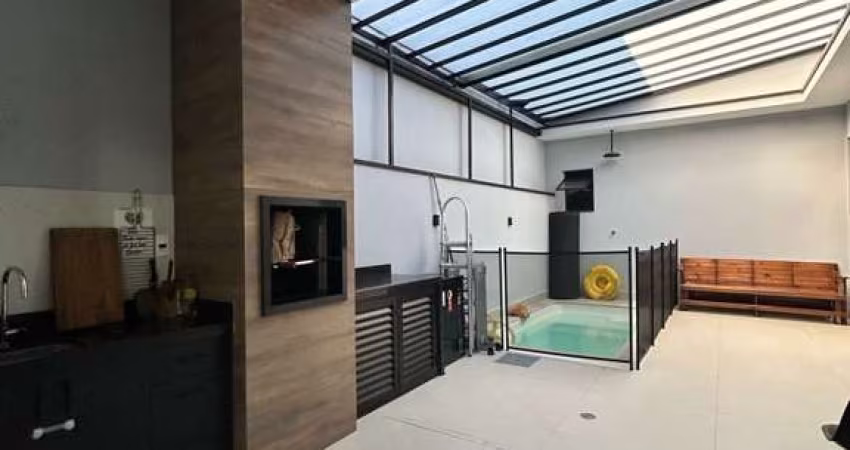 Casa em Condomio com piscina