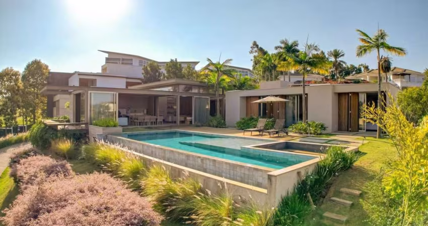 Casa para venda em Condomínio Terras De São José de 2100.00m² com 5 Quartos, 5 Suites e 4 Garagens